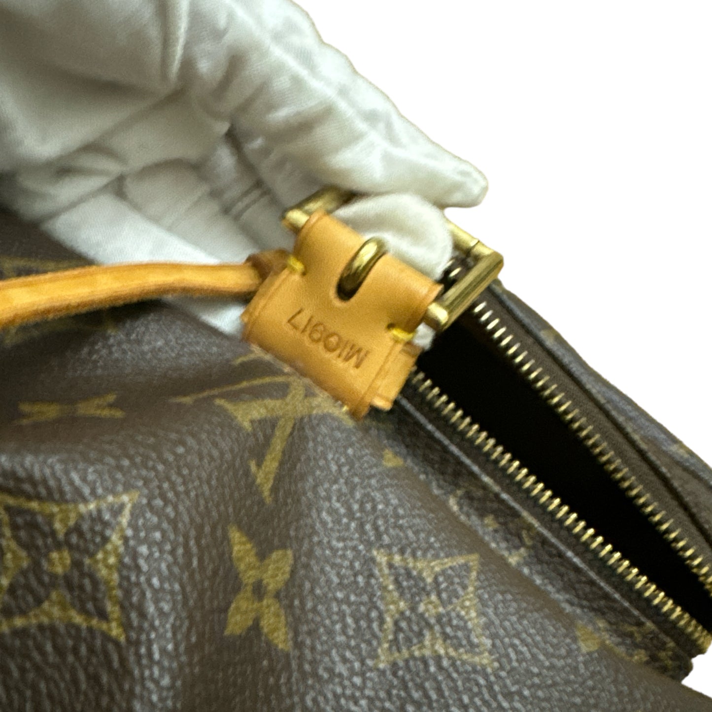 Louis Vuitton Montsouris MM
