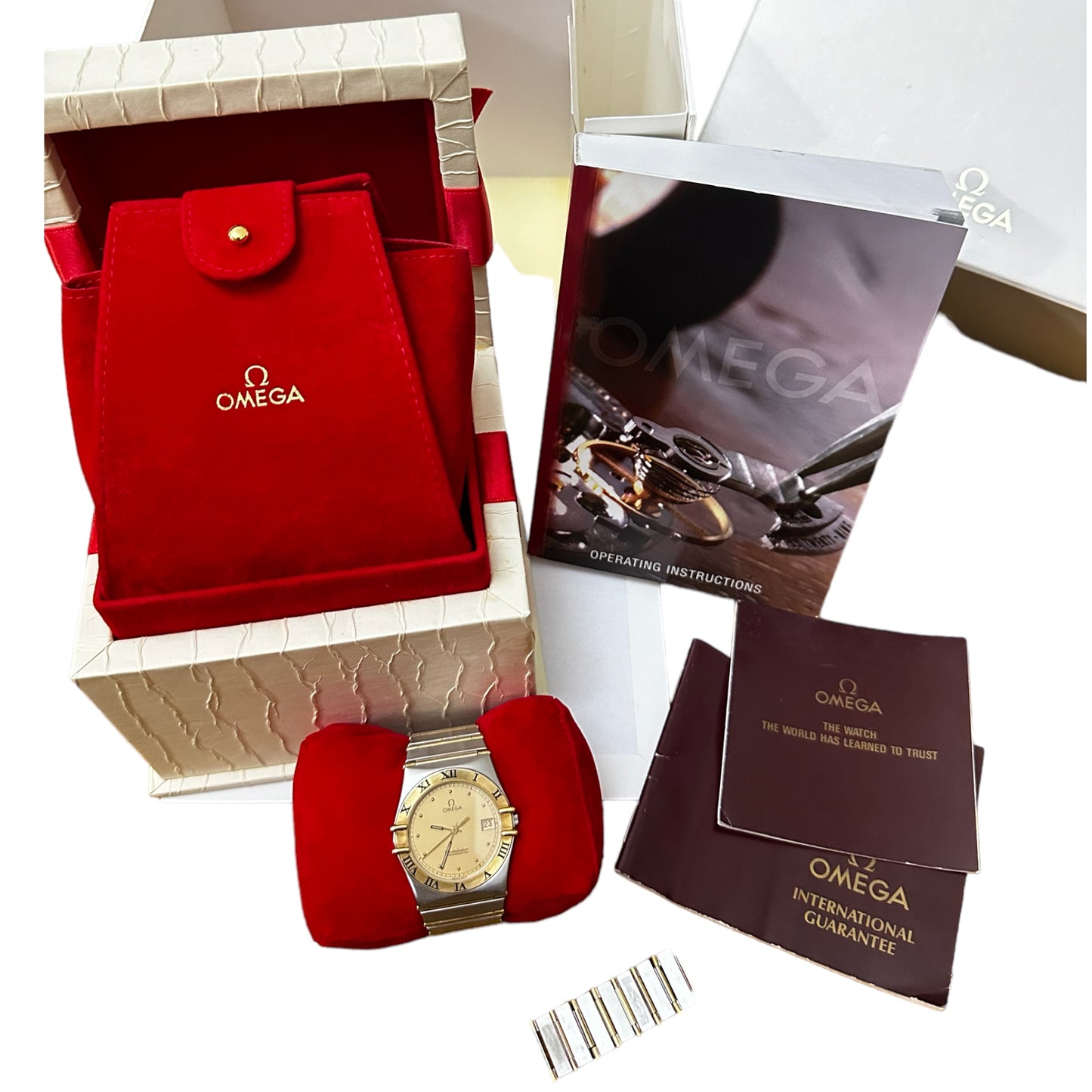 Omega Constellation 18K Gold 33mm