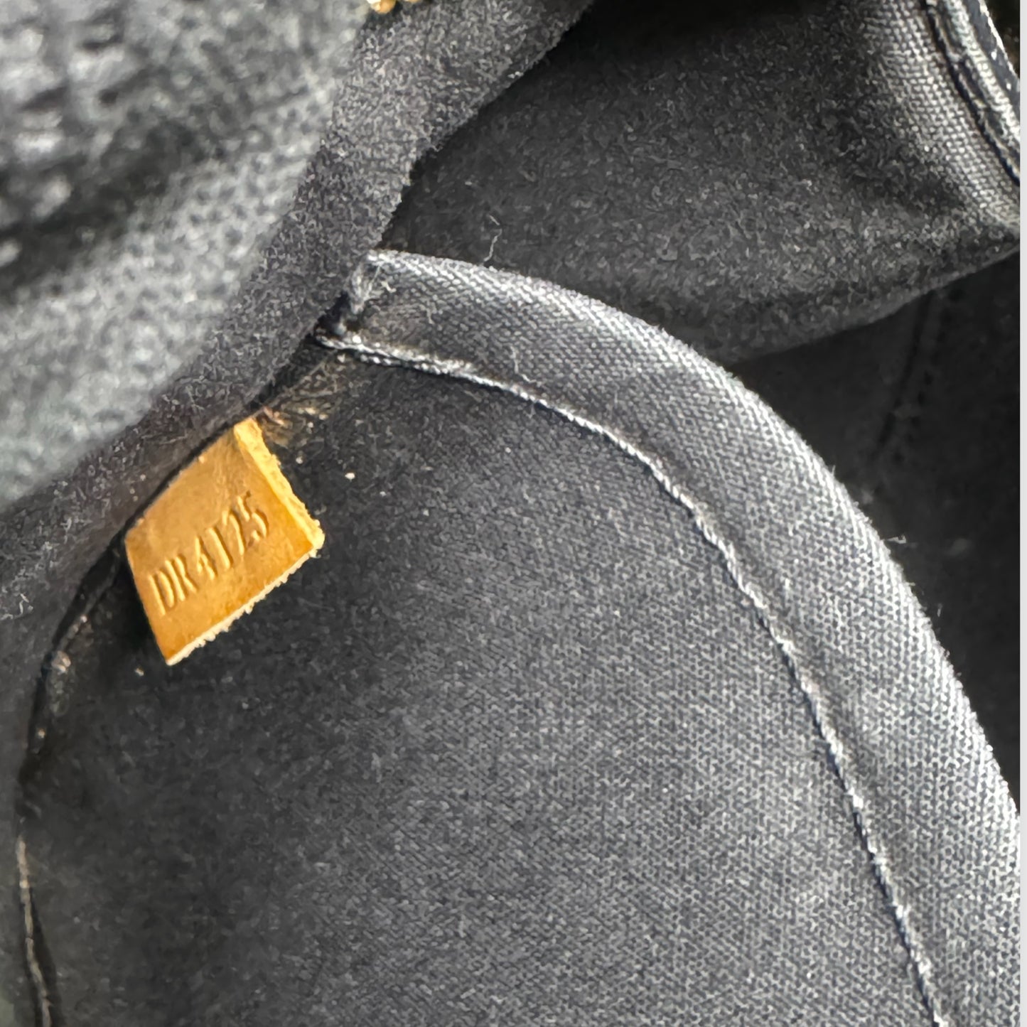 Pre-Owned Louis Vuitton Brea PM