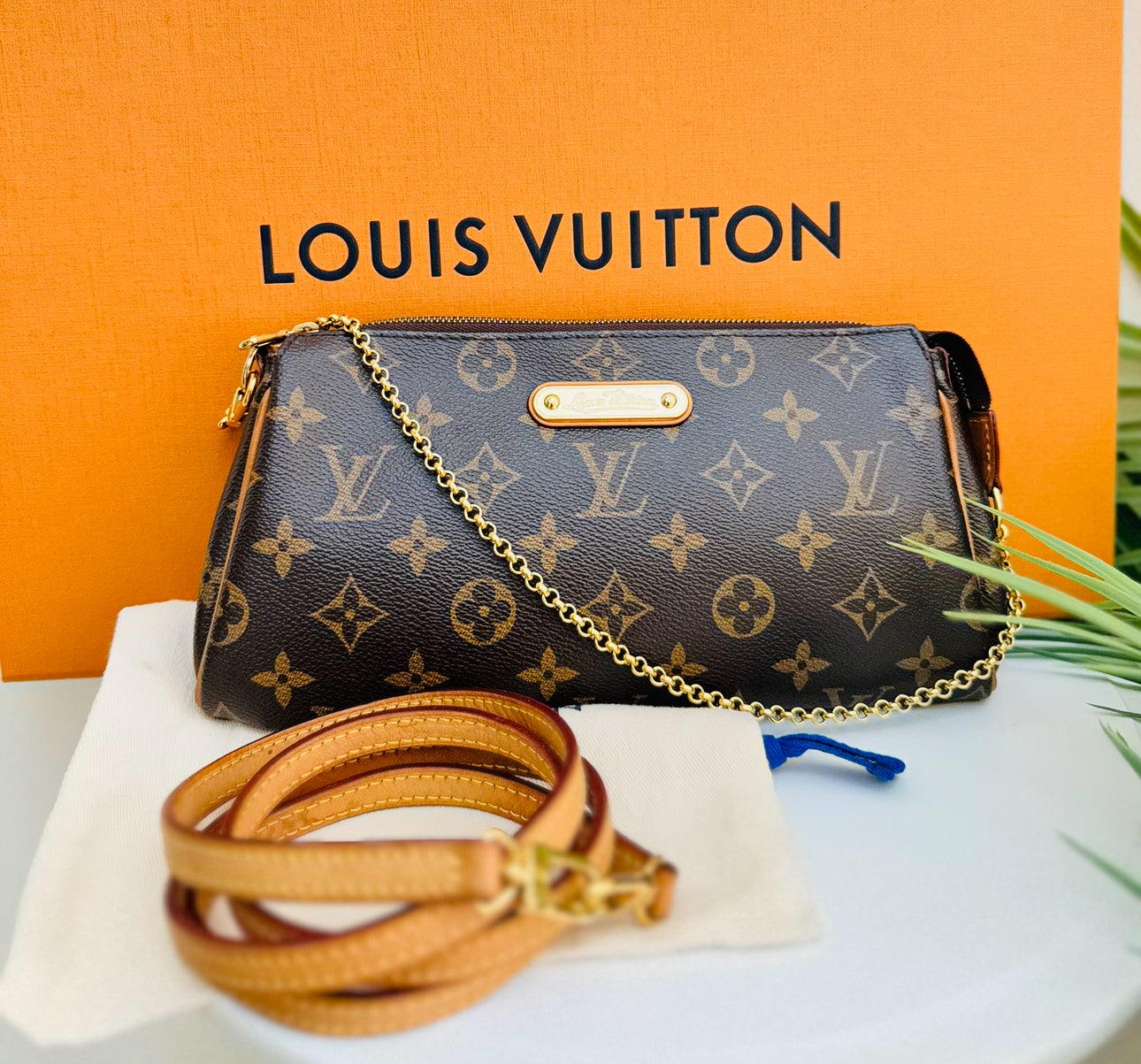 Pre-Owned Louis Vuitton Eva Clutch 2 way