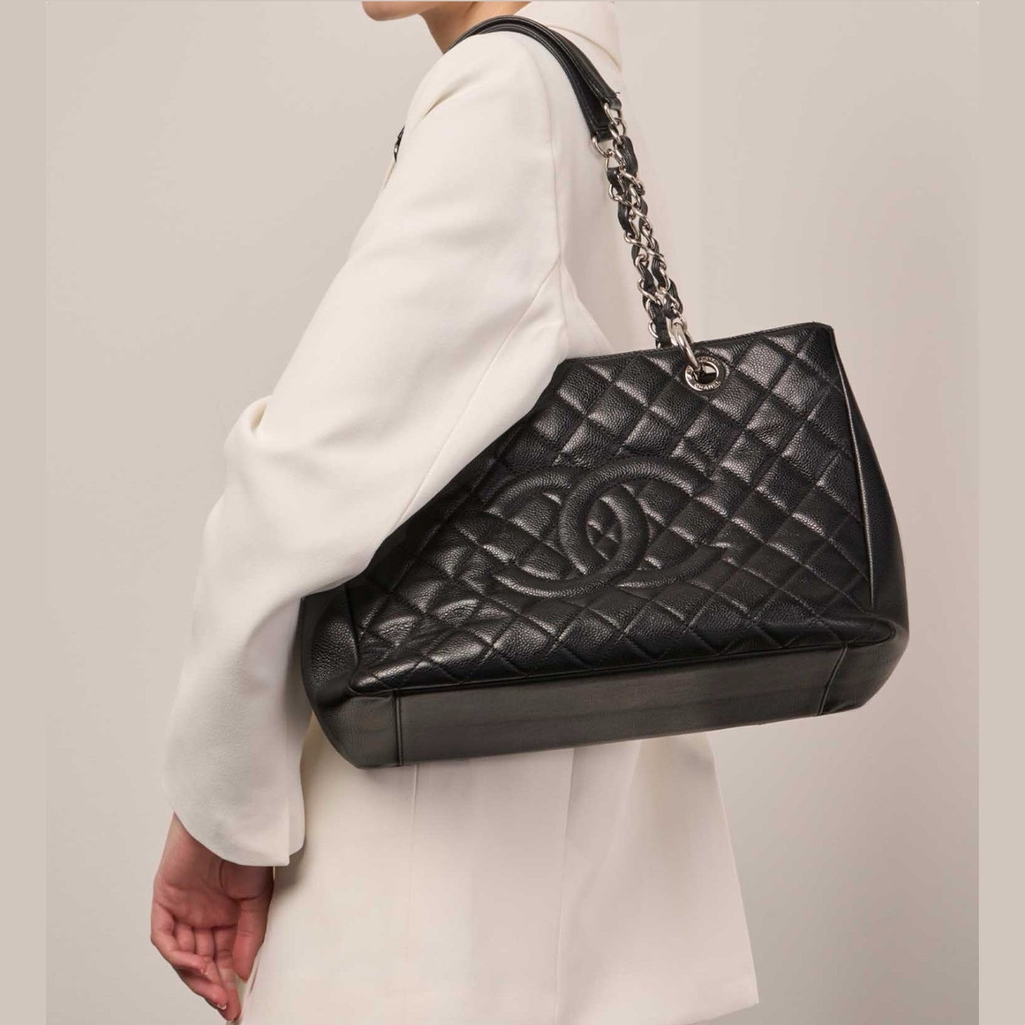 Preowned Chanel GST Caviar SHW