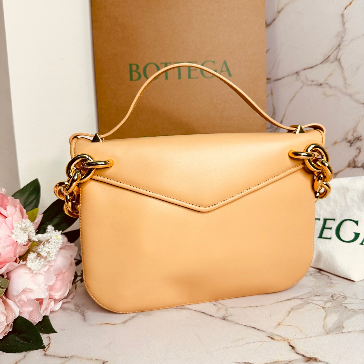 Brand new Bottega Mount Envelope Bag Nude