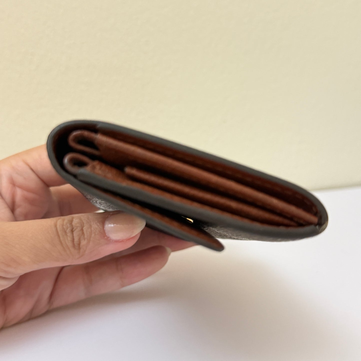Pre-owned Louis Vuitton Snap Coin Holder